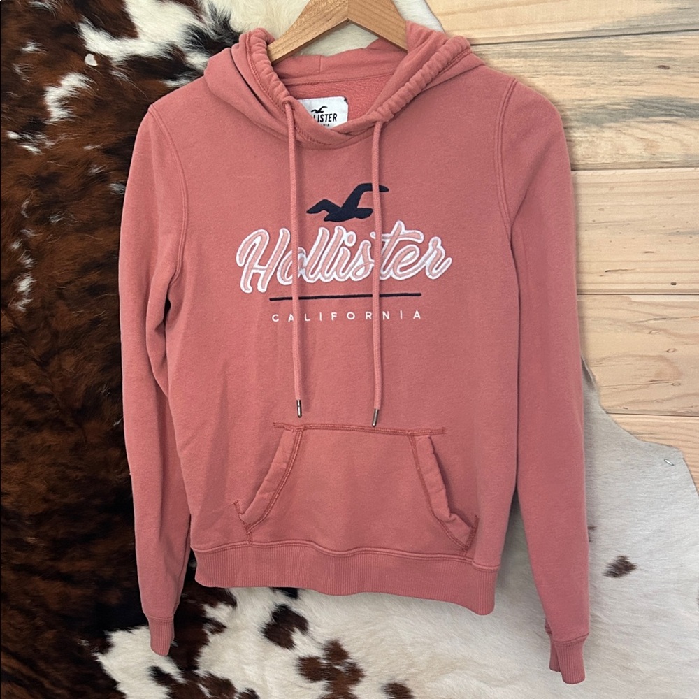 Hollister Women's Coral Comfy Hoodie Size Small